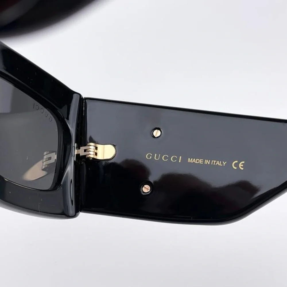 New Authentic - Gucci Black Gray Gg0811s 001 Logo Rectangle Unisex Sunglasses